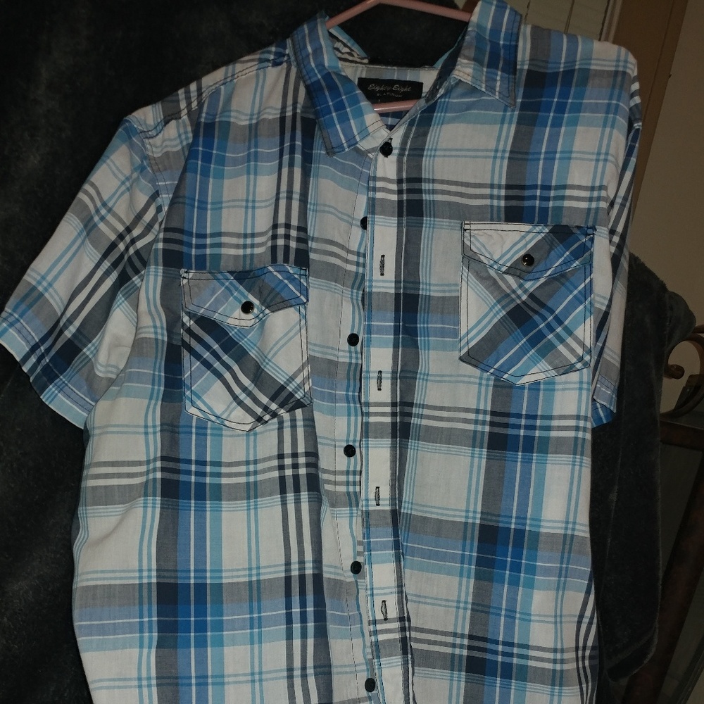 Short sleeve button down